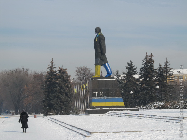 Краматорський Ленін виглядає досить патріотично