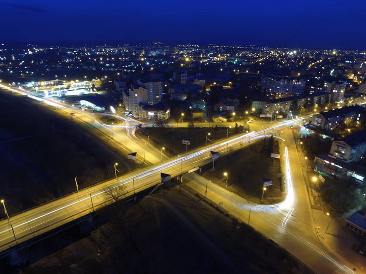Темне питання УКБ. Чому дорожчає новий міст у Франківську – всі деталі