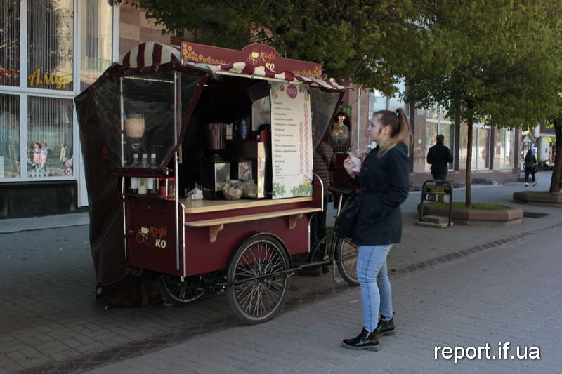 МАФ, літник, кава-машина: як у Франківську отримати дозвіл