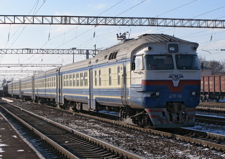 Сьогодні два приміські поїзди на Прикарпатті скоротили свій маршрут