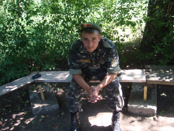 Назар Олійник після Іловайська ще чотири рази їздив на ротацію в АТО. Нині воює разом з молодшим братом
