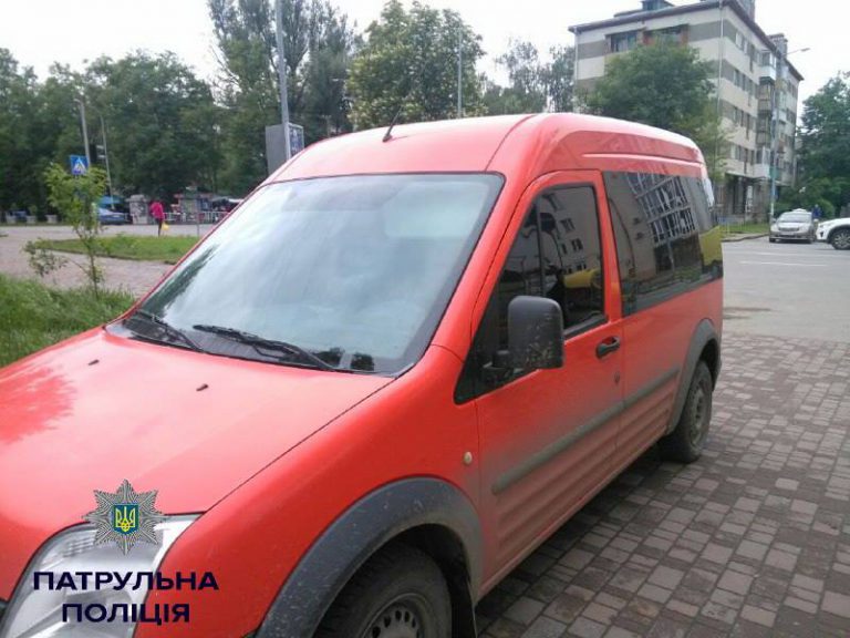 поліція, нога