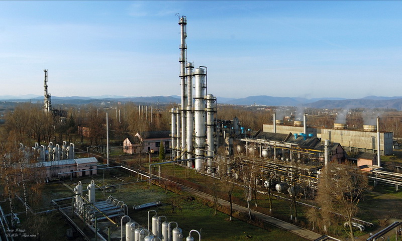 Долинський газопереробний завод є частиною нафтогазового комплексу, який працює тут з 1950-х. Фото: rada.dolyna.info
