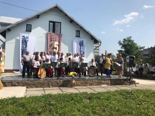 21191177_1573168109416306_9423784_o__large