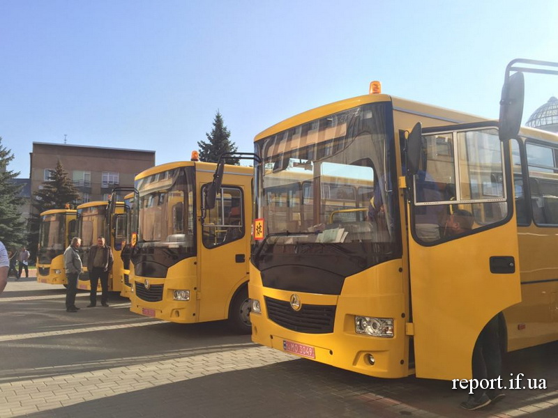 Івано-Франківська область отримає субвенцію на шкільні автобуси