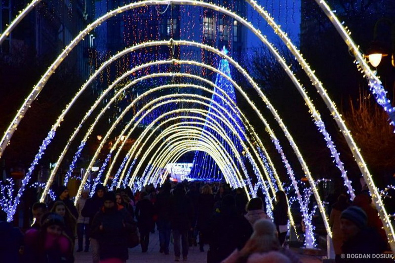 26112407_1653560061333736_7096112045293179637_n-900x600