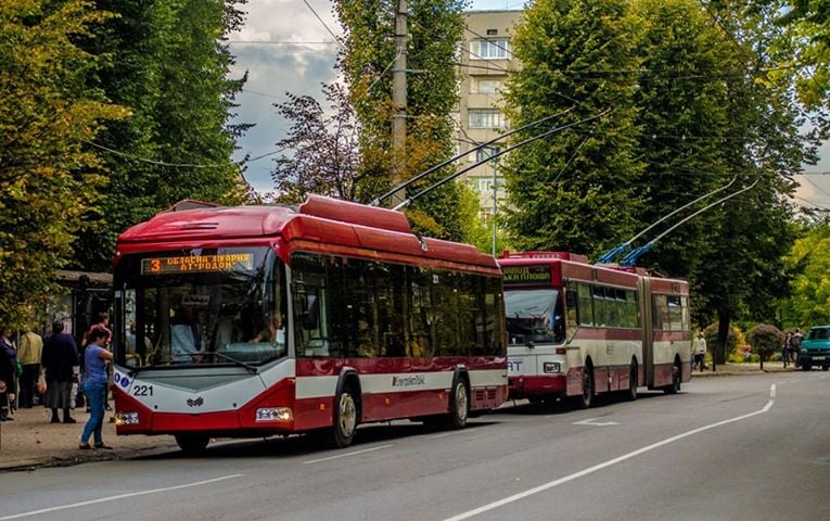 Франківськ тролейбусні лінії будівництво новини