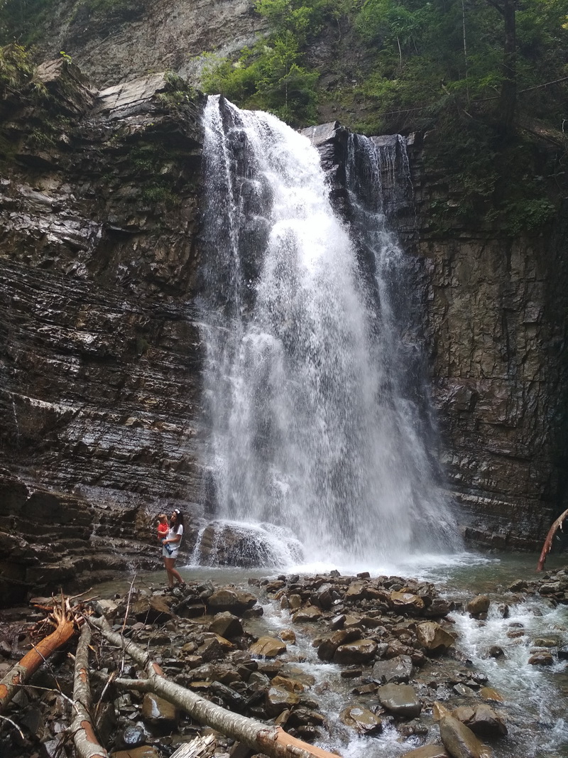Перелік водоспадів Прикарпаття, які варто відвідати кожному туристу