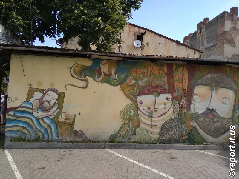 Які графіті є у Франківську та чи псують вони місто: фоторепортаж