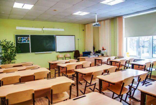 У калуських школах перевірять укриття, щоб відновити офлайн-уроки