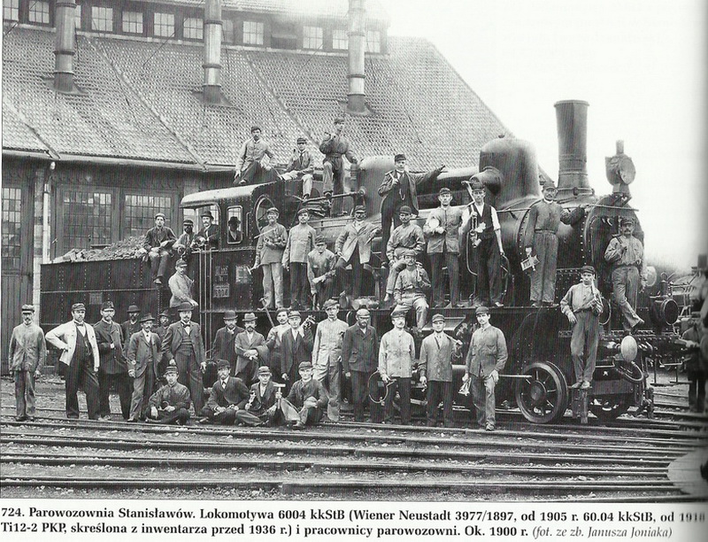 Працівники паровозовні у Станиславові