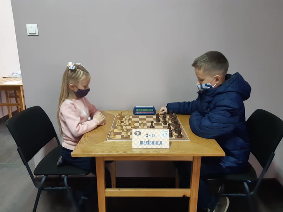 В Івано-Франківську відкрилась безкоштовна дитяча академія шахів ФОТО