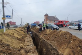 У Снятині з-під земельного завалу врятували чоловіка (ФОТОФАКТ)