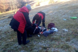 Біля Микуличина чоловік впав з дерева – допомогли рятувальники (ФОТОФАКТ)