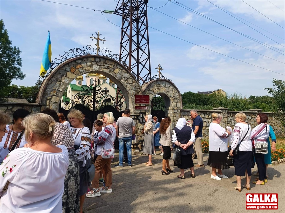 Не дали провести першу Службу Божу за українську церкву
