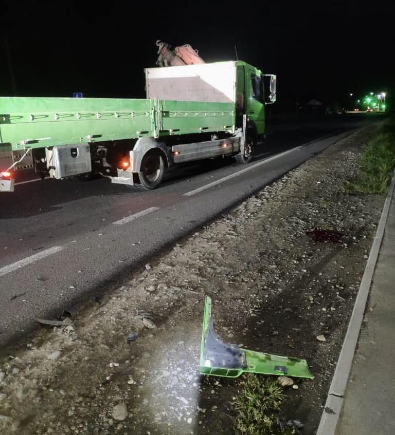 У Тисменичанах вантажівка на смерть збила пішохода