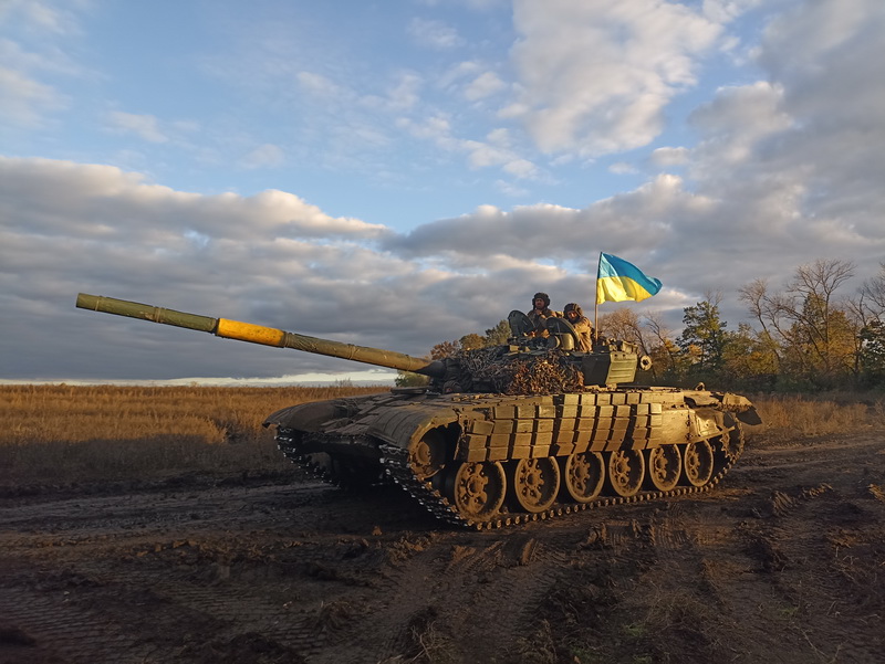 Як танкісти 10 бригади "привітали" ворога зі святом Покрови_1