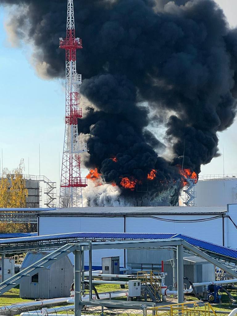 В Белгороді горить нафтобаза