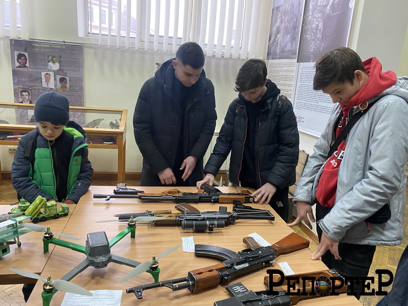 виставка моделей військової техніки Франківськ