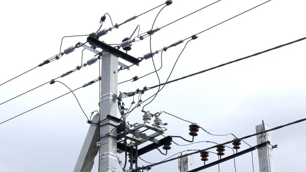 На Прикарпатті через негоду є аварійні вимкнення електрики
