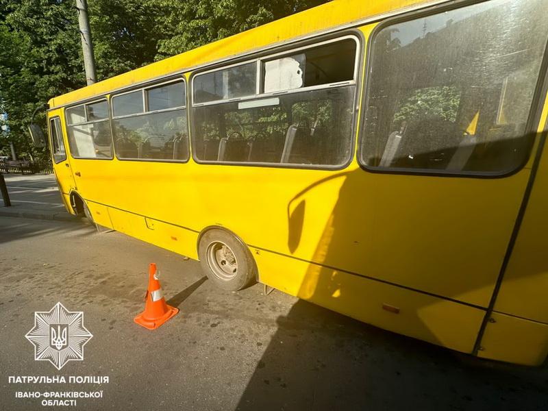 У Франківську патрульні виявили нетверезого водія маршрутки