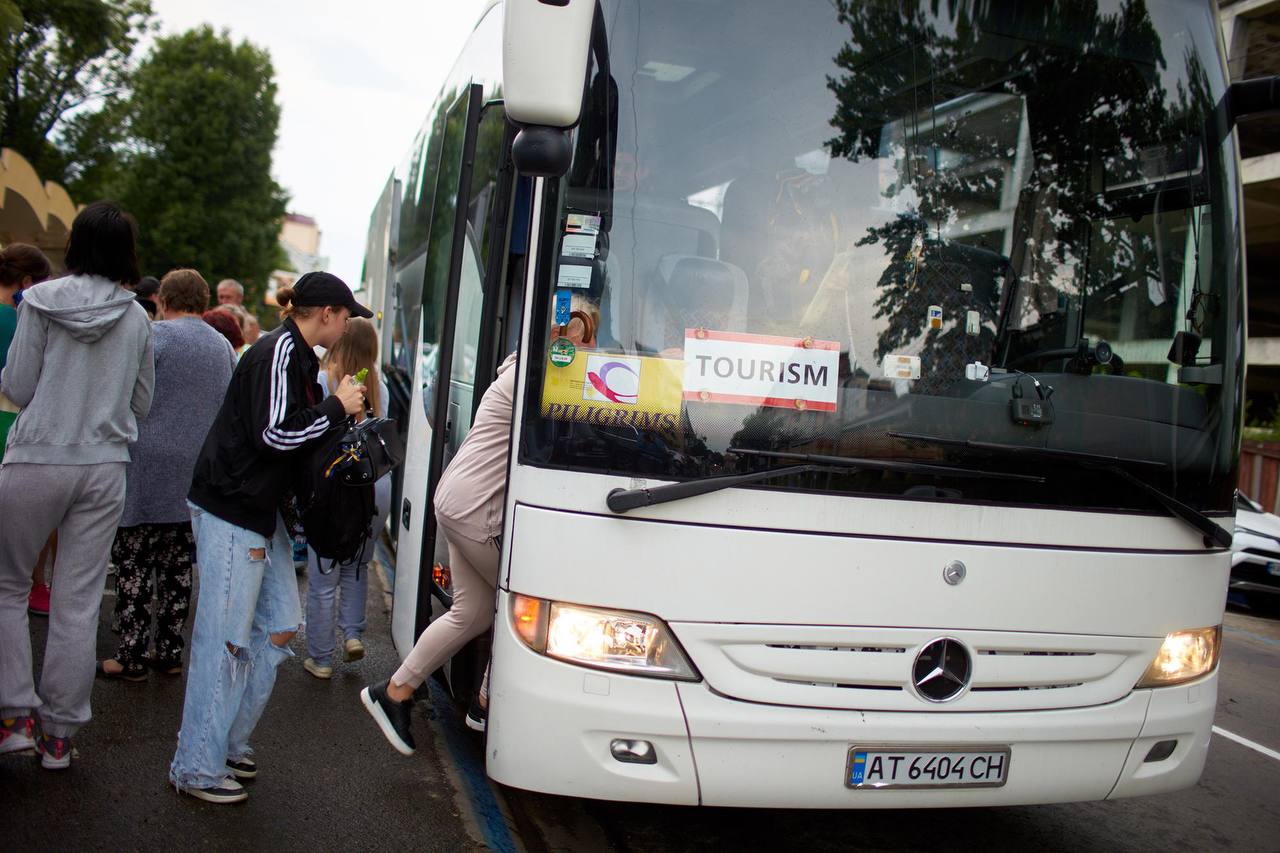 Діти з Франківська поїхали до Польщі