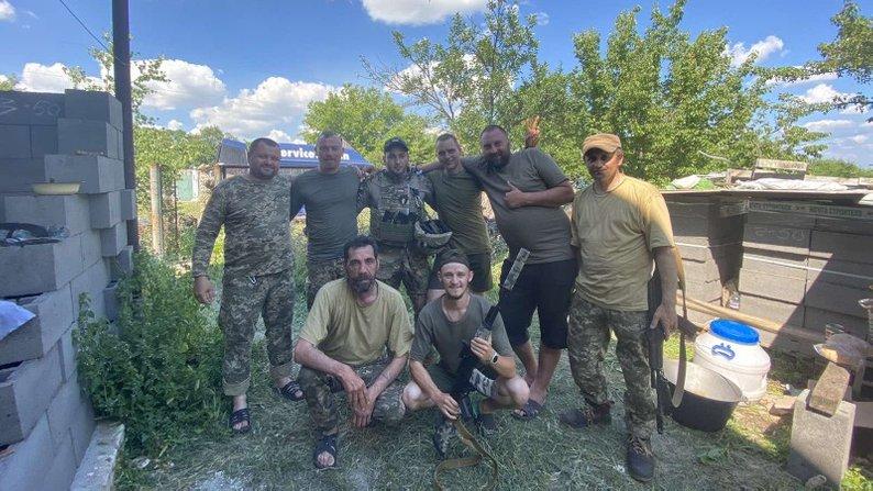 Микола Кавацюк з побратимами отримали почесний нагрудний знак «Сталевий хрест»