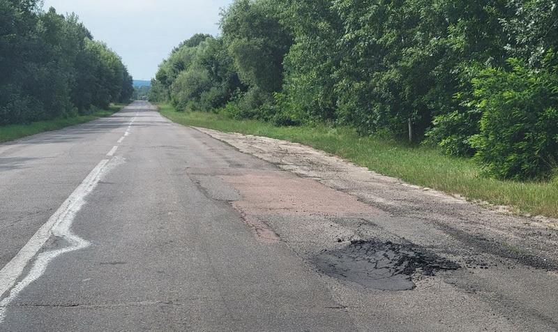 На Прикарпатті директор підприємства на ремонті дороги "зекономив" для себе 4 млн грн