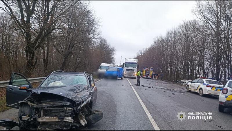 На Прикарпатті у ДТП потрапив рейсовий автобус: водій і двоє пасажирів загинули