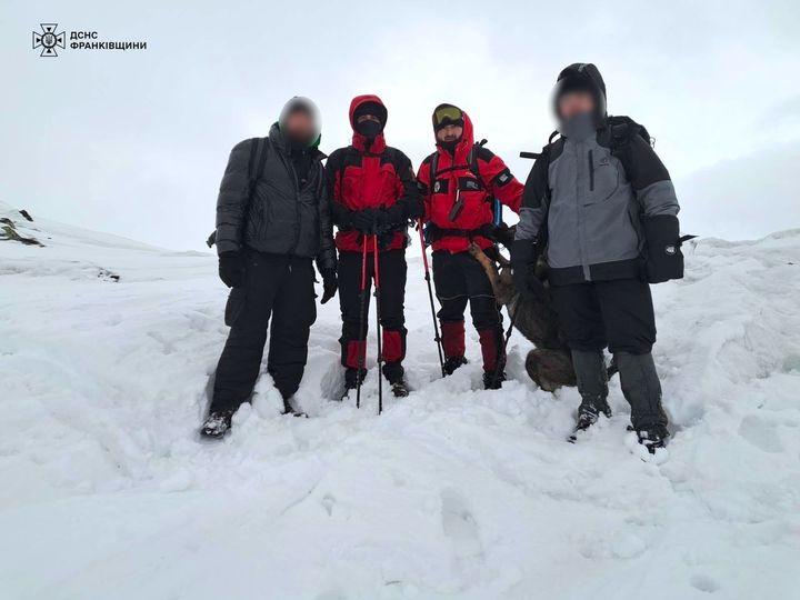 У Карпатах рятувальники допомогли заблукалим туристам з Тернопільщини