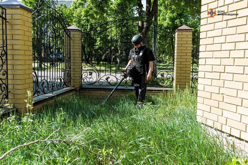 Піротехніки повернулися з Донецької області