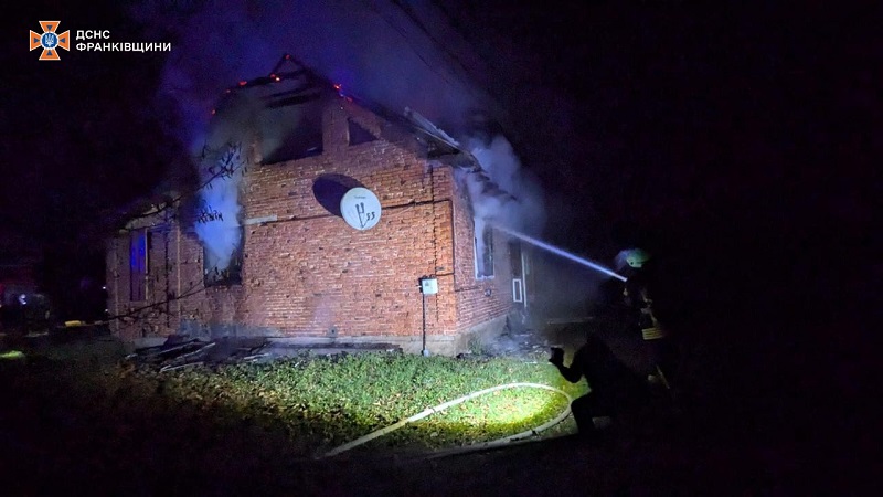 На пожежі знайшли тіло чоловіка