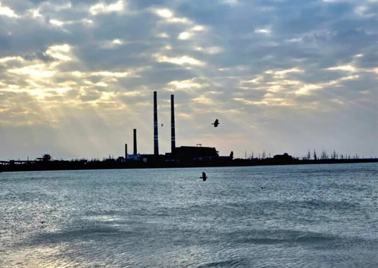 На Курахівському водосховищі, навколо якого йдуть бої, росіяни зруйнували дамбу