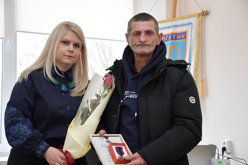 Воїн з Рогатинщини, який був у полоні, отримав нагрудний знак "За незламність"