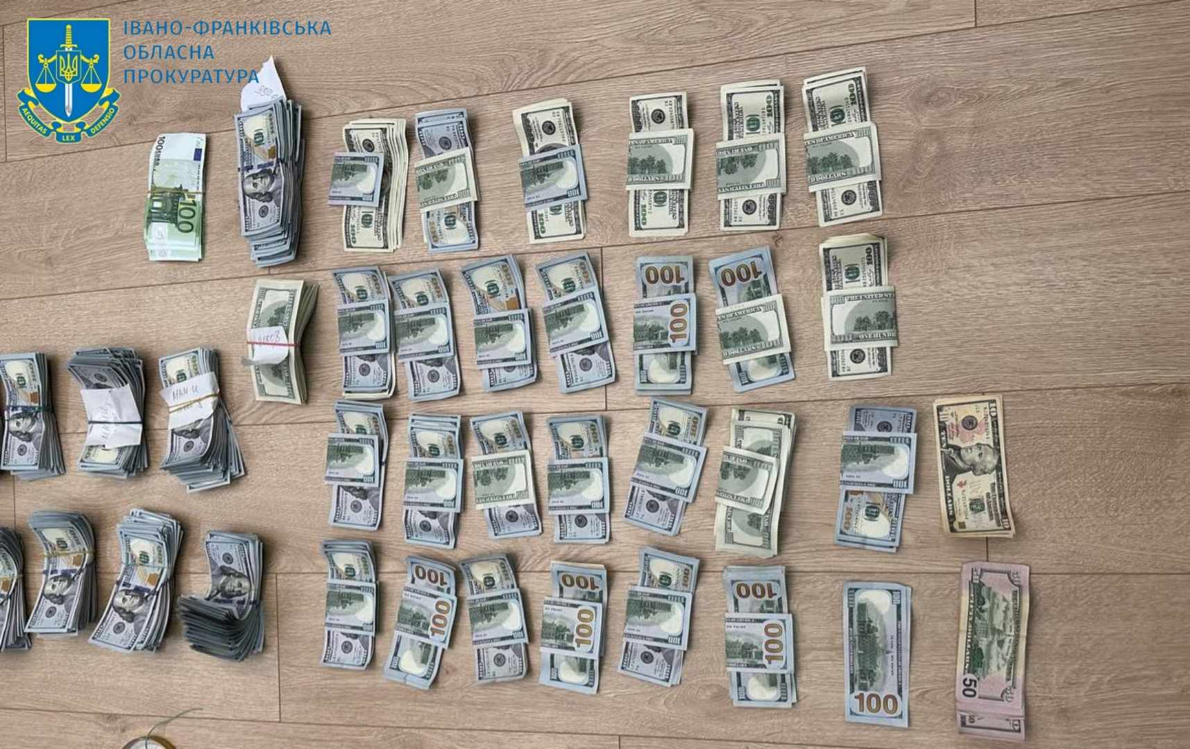 Мільйонне шахрайство на продажі неіснуючих автомобілів_4