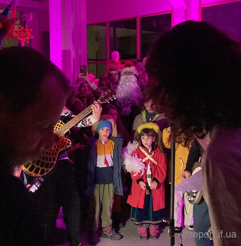 пенсія-коляда-Франківськ2