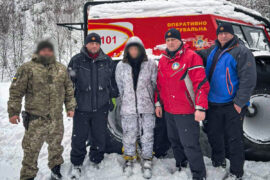 На Закарпатті відшукали чоловіків, які блукали горами в пошуках кордону