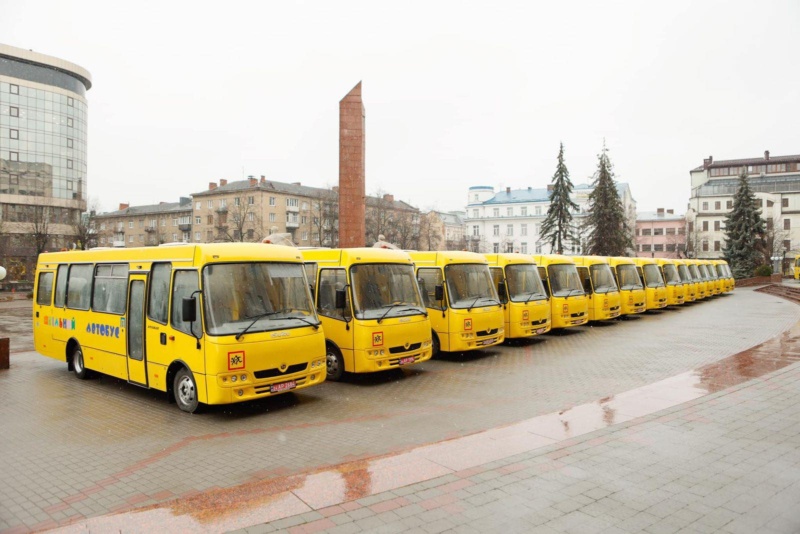 автобуси для дітейй з особливими освітніми потребами