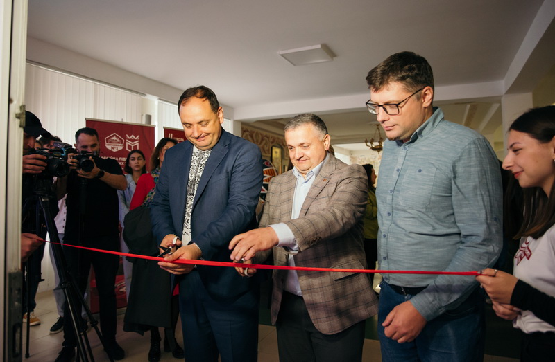 В УКД спільно з телерадіокомпанією відкрили університетську радіостудію
