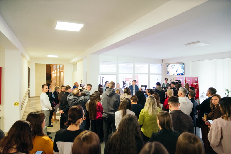В УКД спільно з місцевою телерадіокомпанією відкрили першу в Україні університетську радіостудію