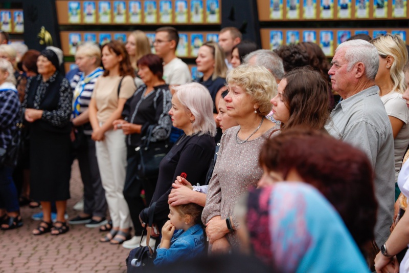 У Франківську рідним загиблих військових вручили посмертні нагороди