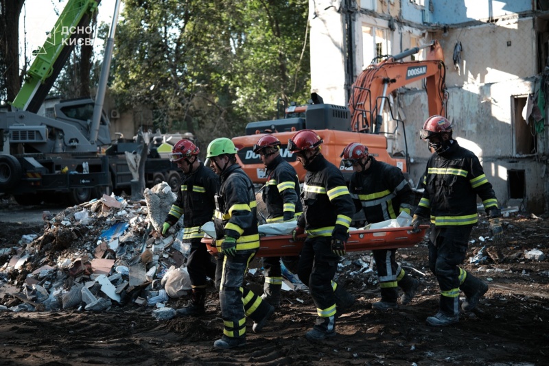 Кількість жертв від російського удару по Києву зросла до 28