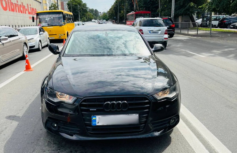 У Франківську легковик збив молоду жінку, яка перебігала дорогу