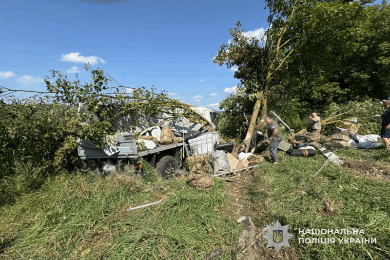 У вівторок, 5 серпня близько 14:00 неподалік Романового Села сталася дорожньо-транспортна пригода, в якій постраждали двоє жителів Івано-Франківської області
