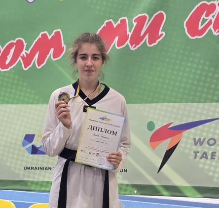 Прикарпатські тхеквондистки вибороли чотири медалі на чемпіонаті України