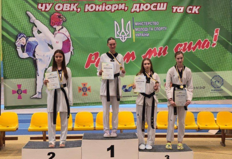 Прикарпатські тхеквондистки вибороли чотири медалі на чемпіонаті України