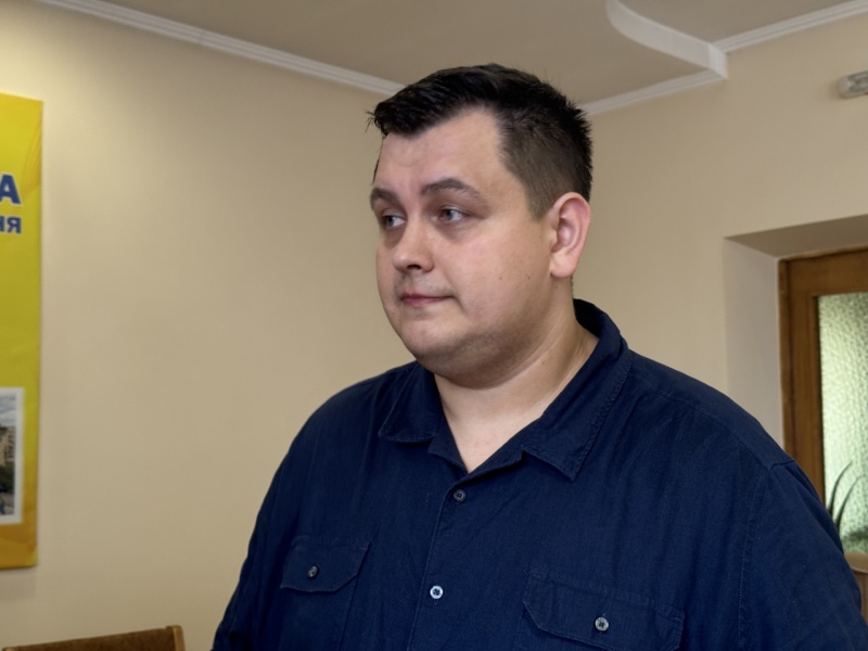 Микола Новіцький, У вівторок, 19 серпня, в актовій залі Івано-Франківської обласної дитячої клінічної лікарні 12 дітей отримали слухові апарати та 5 мікрофонів