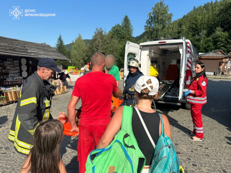 Біля водоспаду в Яремче дитина травмувала ногу рибальським гачком 