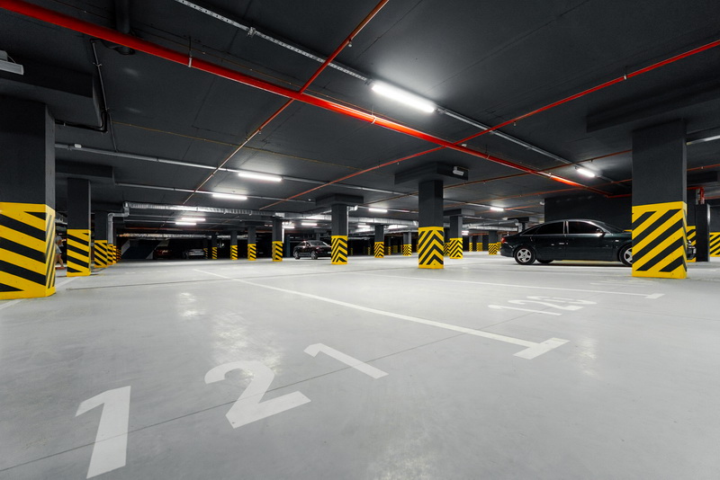 Паркування: як Франківськ бореться з хаосом паркувальних місць