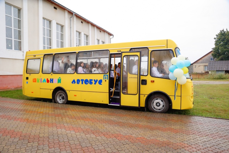 Тепер Сваричівський ліцей має оновлений харчоблок і новий шкільний автобус
